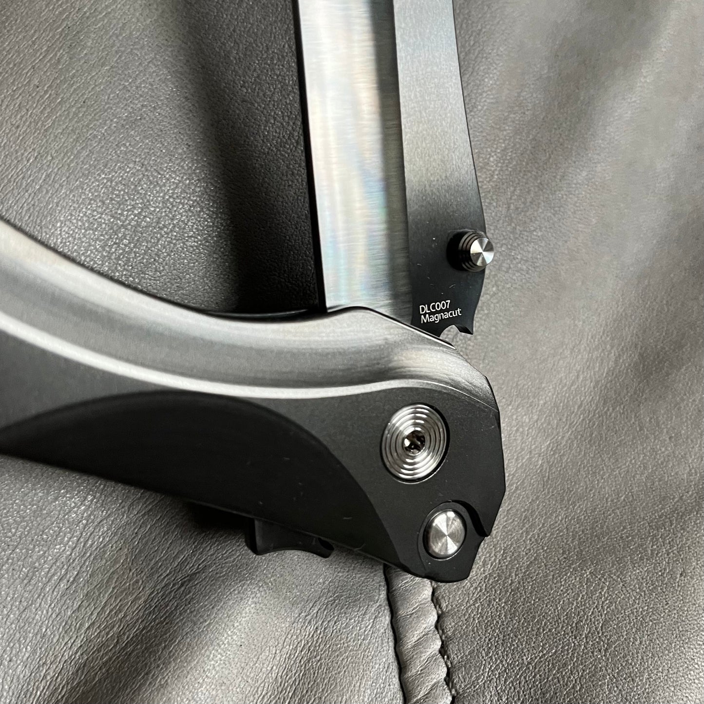 CLK-2D DLC #007 "Black Tie": DLC handles/blade/clip